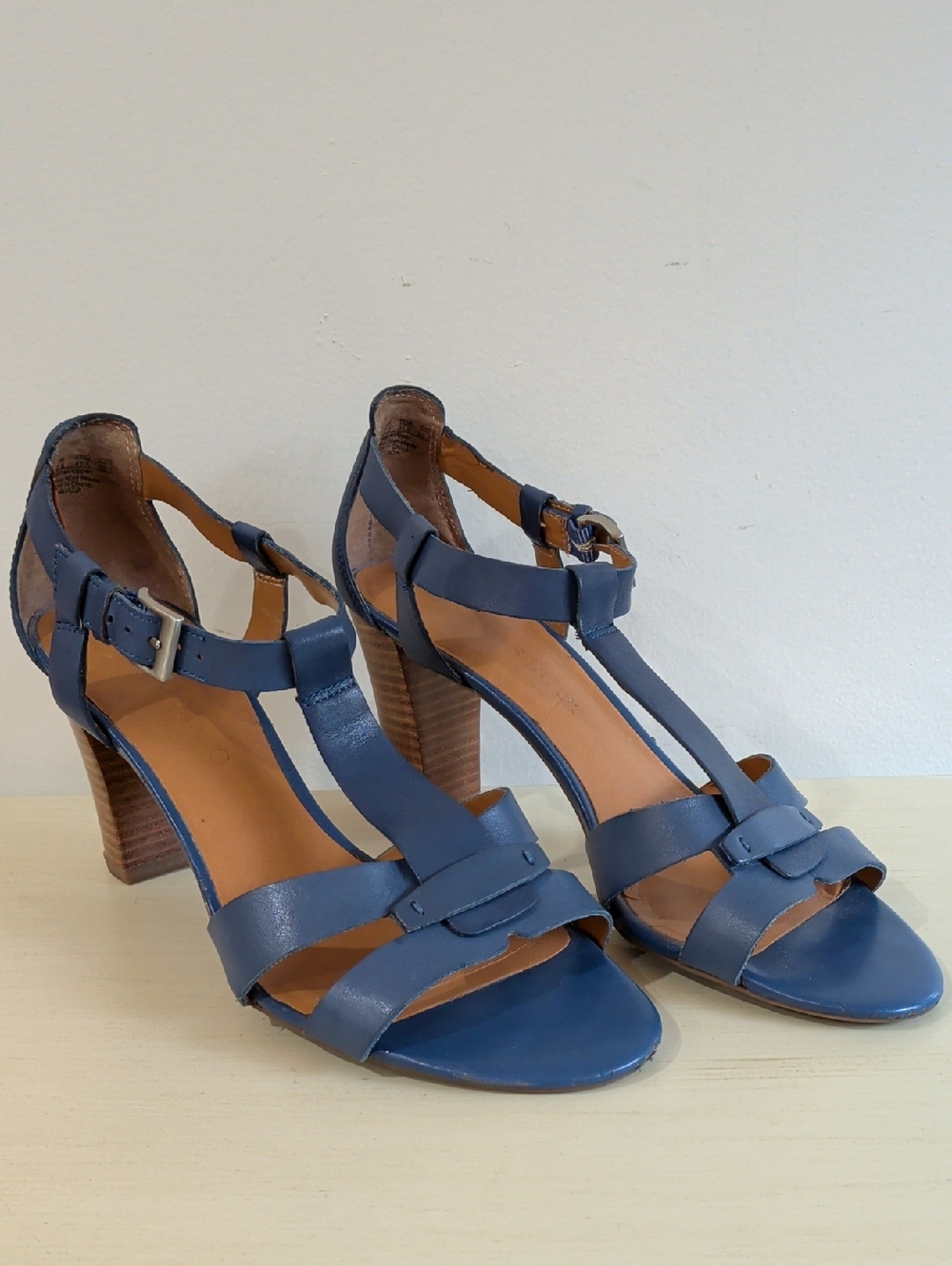Franco Sarto Blue Leather T-Strap Wooden Stacked Heel Sandals Size 9.5